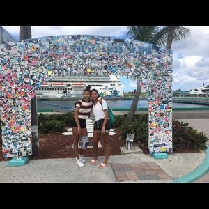 Meet your Posher, Roxanne